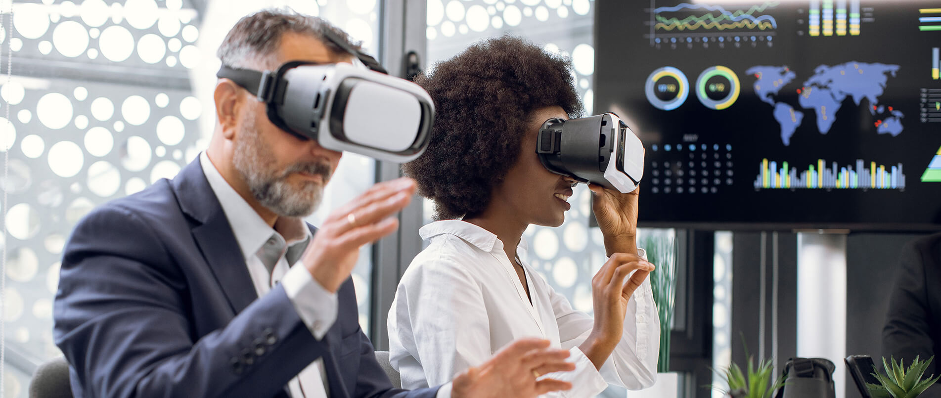 重磅！pp电子模拟器正式发布一站式XR产品解决方案，助力探索数字世界新纪元